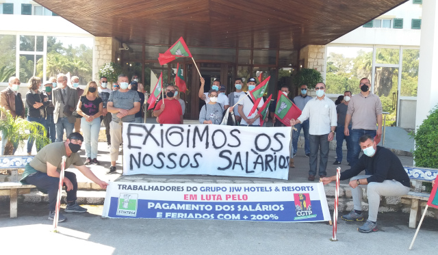 Trabalhadores do grupo JJW em protesto no Hotel Penina