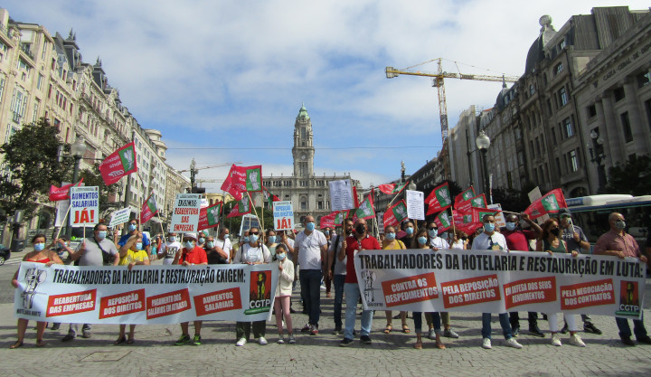 Manifestação de trabalhadores da hotelaria no Porto