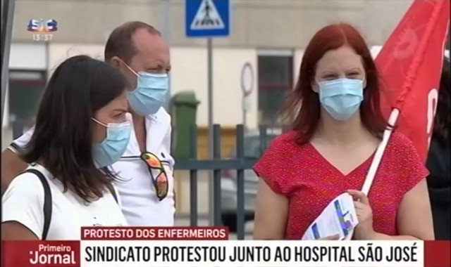 Protesto dos enfermeiros à porta do Hospital de Santa Maria Feira